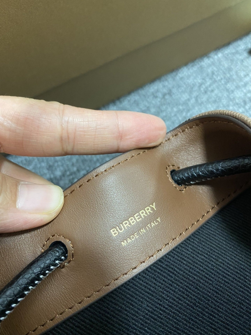 Bv*b*rry bucket bags